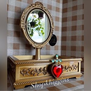 NWT{original box} Disney Villain Evil Queen Light Up Tray Bath and Body Works